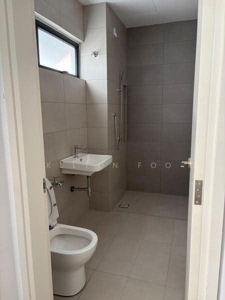 Rumah Teres 2-Tingkat untuk Disewa di Kota Emerald (Rawang) - Kelton Foo - Bathroom - PropertyGuru.com.my