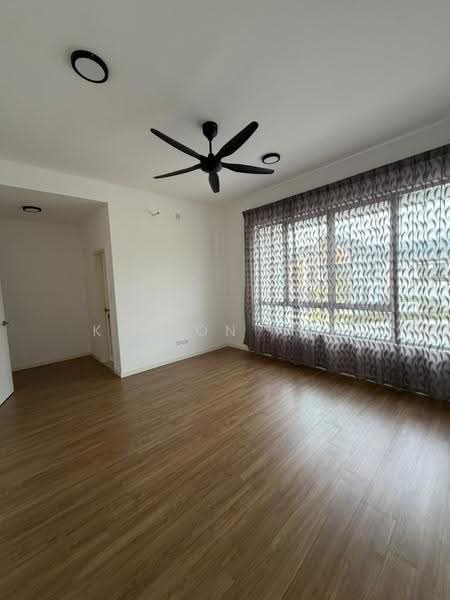 Rumah Teres 2-Tingkat untuk Disewa di Kota Emerald (Rawang) - Kelton Foo - Living Room - PropertyGuru.com.my