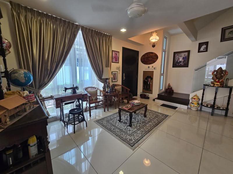 Rumah Berkembar untuk Disewa di Bukit Kerinchi (Pantai) - Yen . - Living Room - PropertyGuru.com.my