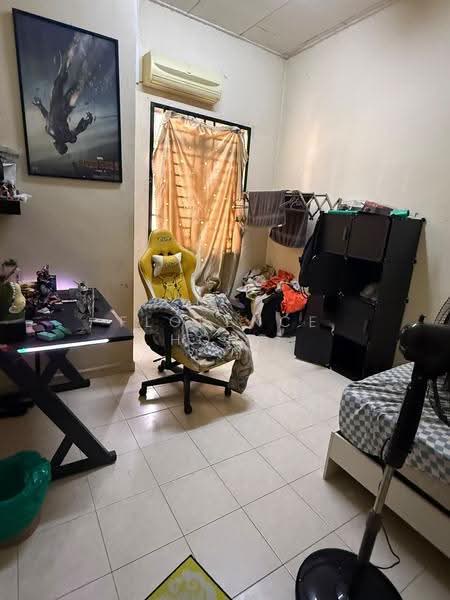 3-storey Terraced House for Sale in Taman D'Utama (Johor Bahru) - Florence Hong - Study - PropertyGuru.com.my