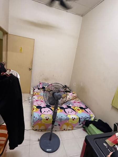 3-storey Terraced House for Sale in Taman D'Utama (Johor Bahru) - Florence Hong - Bedroom - PropertyGuru.com.my