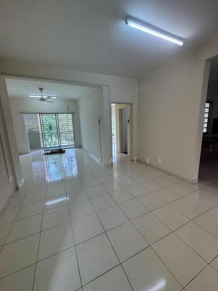 Pangsapuri untuk Disewa di Bayu 1 Residence - Selina Tee - Living Room - PropertyGuru.com.my