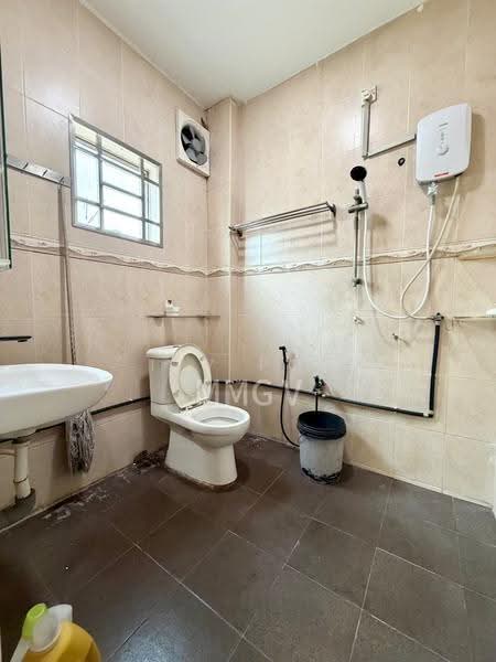 2-storey Terraced House for Sale in Taman Telok Gadong Indah (Pelabuhan Klang) - Ivy Por - Bathroom - PropertyGuru.com.my