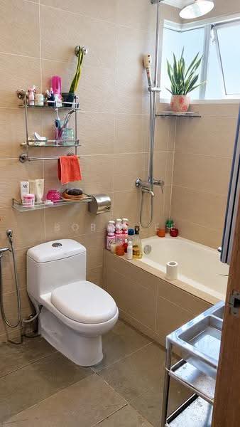 2-storey Terraced House for Sale in Taman Overseas Union (Taman Oug) (Jalan Klang Lama (Old Klang Road)) - Bobo Lee - Bathroom - PropertyGuru.com.my