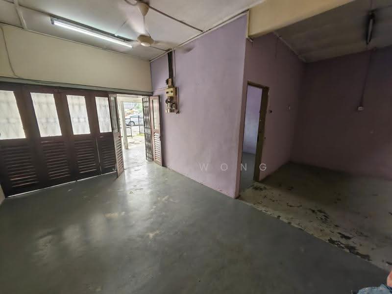1-storey Terraced House for Sale in Taman Sri Kulai Baru (Kulai) - Jack Wong - Entrance - PropertyGuru.com.my