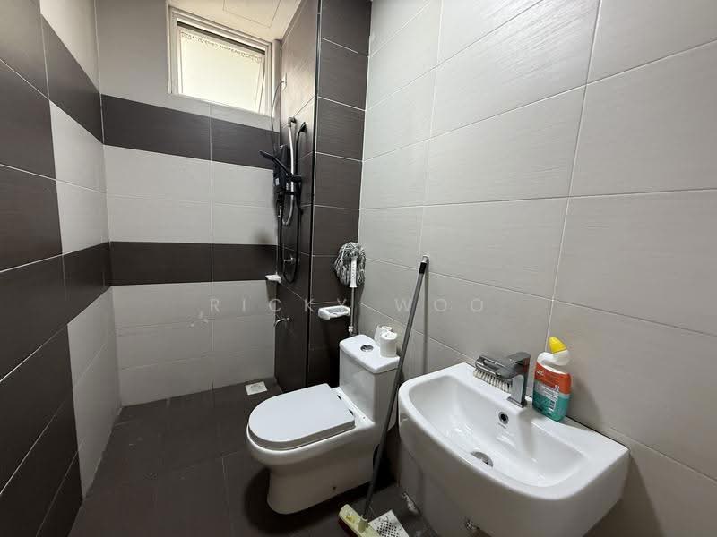 Condominium for Rent at M Condominium @ Larkin - Ricky Woo - Bathroom - PropertyGuru.com.my