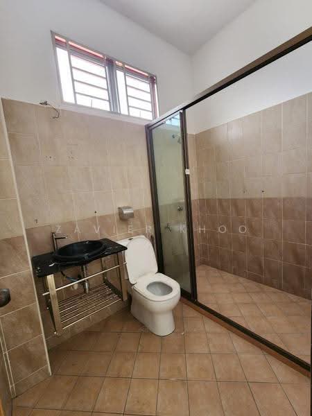 Semi-Detached House for Sale in Taman Delima (Kluang) - ZAVIER KHOO - Bathroom - PropertyGuru.com.my