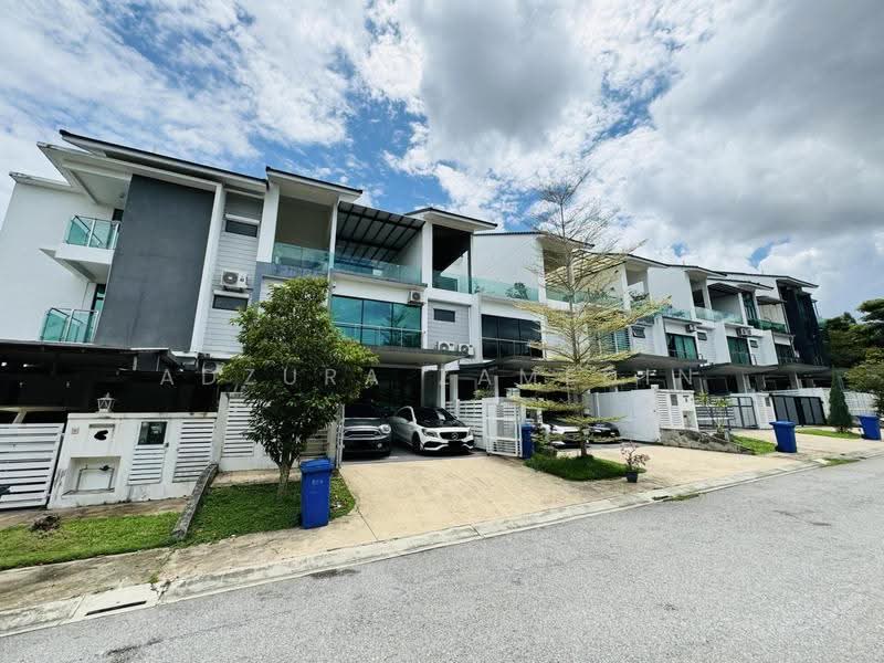 3-storey Terraced House for Sale in Denai Alam (Shah Alam) - Adzura Zamedin - Exterior - PropertyGuru.com.my