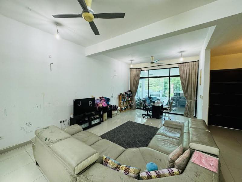 3-storey Terraced House for Sale in Denai Alam (Shah Alam) - Adzura Zamedin - Living Room - PropertyGuru.com.my
