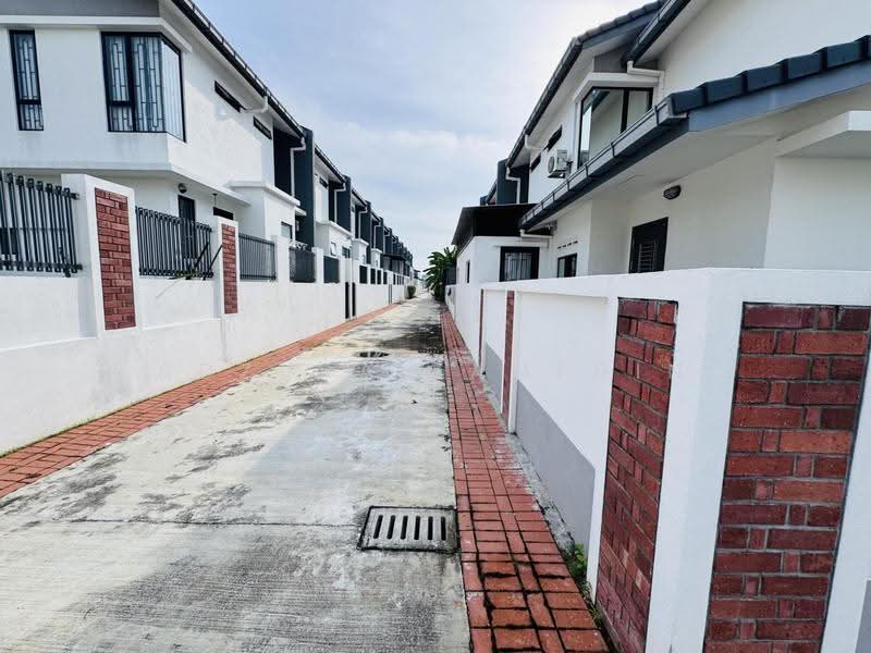 Rumah Teres 2-Tingkat untuk Dijual di Elmina (Shah Alam) - Adzura Zamedin - Exterior - PropertyGuru.com.my