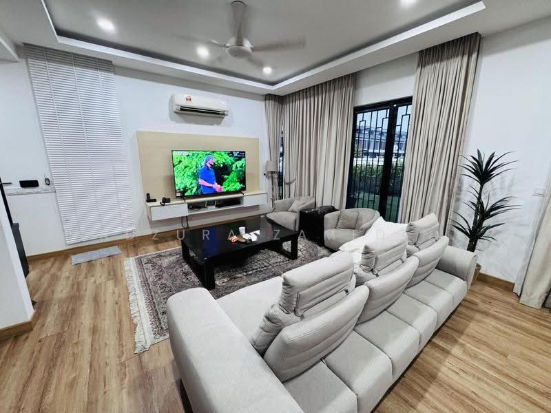 Rumah Teres 2-Tingkat untuk Dijual di Elmina (Shah Alam) - Adzura Zamedin - Living Room - PropertyGuru.com.my