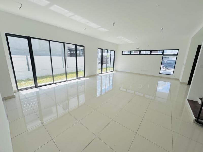 Semi-Detached House for Sale in Elmina (Shah Alam) - Adzura Zamedin - Living Room - PropertyGuru.com.my