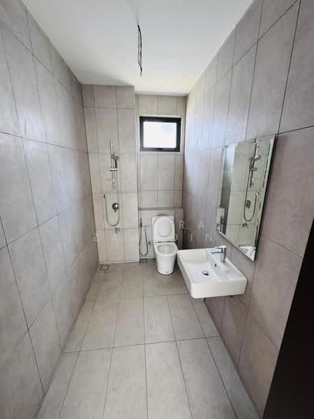 Semi-Detached House for Sale in Elmina (Shah Alam) - Adzura Zamedin - Bathroom - PropertyGuru.com.my