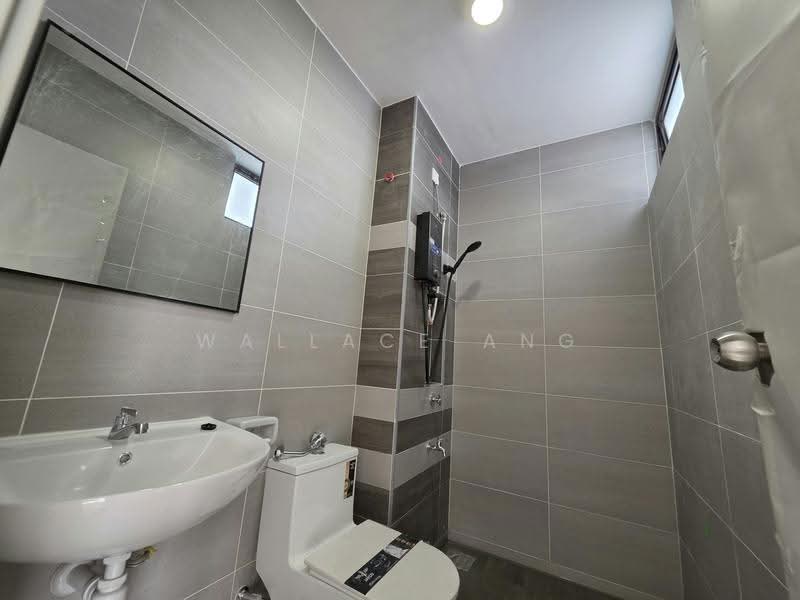 Rumah Teres 2-Tingkat untuk Disewa di Taman Mutiara Rini (Skudai) - Wallace Ang - Bathroom - PropertyGuru.com.my
