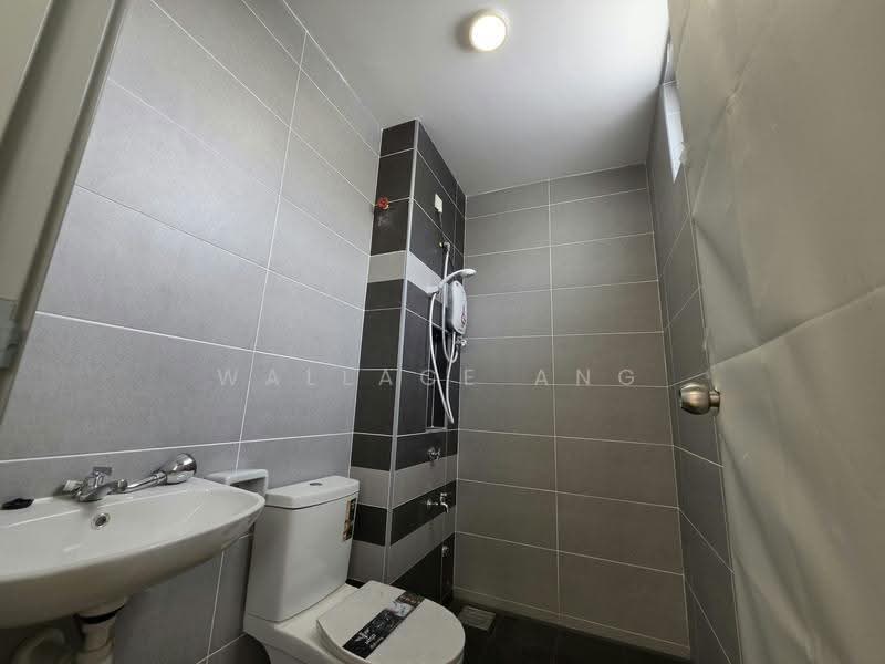 Rumah Teres 2-Tingkat untuk Disewa di Taman Mutiara Rini (Skudai) - Wallace Ang - Bathroom - PropertyGuru.com.my
