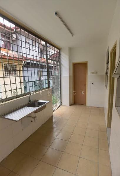2-storey Terraced House for Rent in Kota Kemuning (Shah Alam) - Henrick Tan - Kitchen - PropertyGuru.com.my