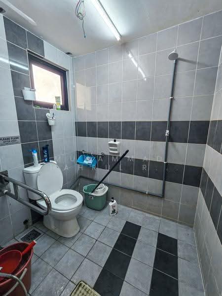 Kedai / Pejabat untuk Disewa di Alam Damai (Cheras) - Muhammad Shahrul Ridhwan Mehamad Nasir - Bathroom - PropertyGuru.com.my