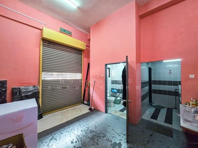 Kedai / Pejabat untuk Disewa di Alam Damai (Cheras) - Muhammad Shahrul Ridhwan Mehamad Nasir - Bathroom - PropertyGuru.com.my