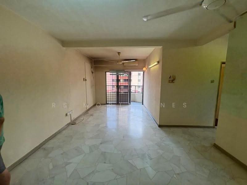 Pangsapuri untuk Dijual di 1A Pinang - RS Morine Nes - Living Room - PropertyGuru.com.my