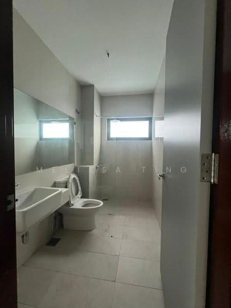 Semi-Detached House for Sale in Subang Jaya (Selangor) - Melissa Ting - Bathroom - PropertyGuru.com.my