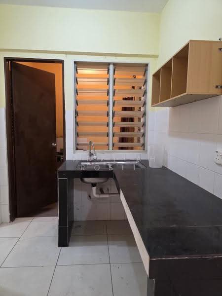 Apartment for Sale at Lakeview Apartments - Fadzilah Rosli - Kitchen - PropertyGuru.com.my
