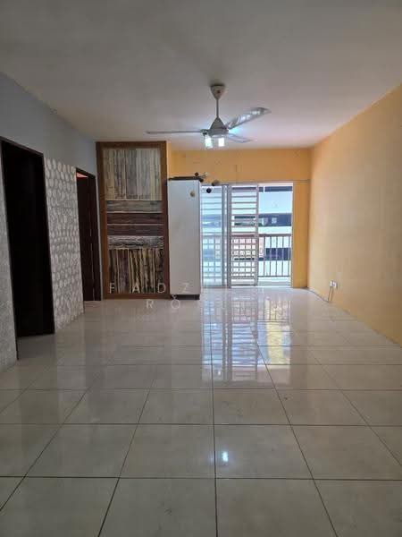 Apartment for Sale at Lakeview Apartments - Fadzilah Rosli - Living Room - PropertyGuru.com.my