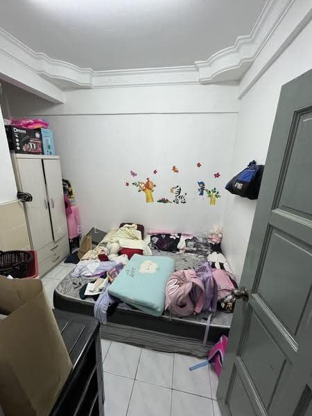 Rumah Flat untuk Dijual di Taman Shamelin Perkasa - Kelton Seet - Bedroom - PropertyGuru.com.my