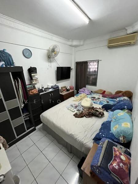 Rumah Flat untuk Dijual di Taman Shamelin Perkasa - Kelton Seet - Bedroom - PropertyGuru.com.my