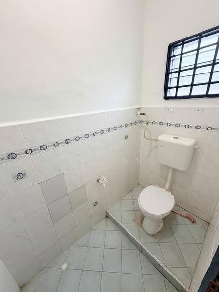 Rumah Teres 1-Tingkat untuk Dijual di Taman Desa (Kulai) - Zen Wong - Bathroom - PropertyGuru.com.my