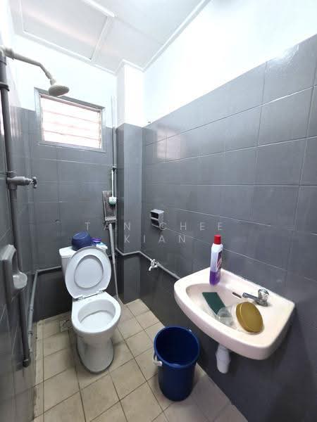 Rumah Teres 2-Tingkat untuk Dijual di Usj 11 (Subang Jaya) - Tan Chee Kian - Bathroom - PropertyGuru.com.my