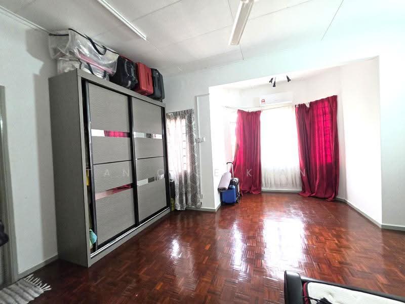 Rumah Teres 2-Tingkat untuk Dijual di Usj 11 (Subang Jaya) - Tan Chee Kian - Mater Bedroom - PropertyGuru.com.my