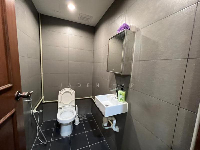 Kedai / Pejabat untuk Disewa di KL City Centre (Kuala Lumpur) - Jaden Yap - Bathroom - PropertyGuru.com.my