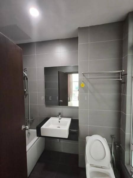 Kondominium untuk Disewa di KSL D'Esplanade Residence - Pei Yee - Bathroom - PropertyGuru.com.my