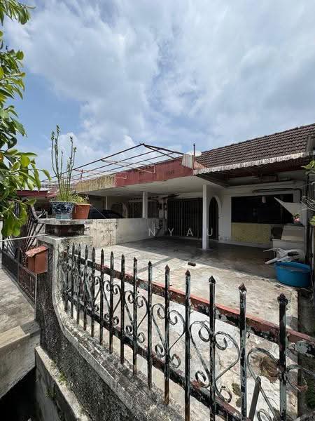 1-storey Terraced House for Sale in Ipoh (Perak) - Ck Nyau - Exterior - PropertyGuru.com.my