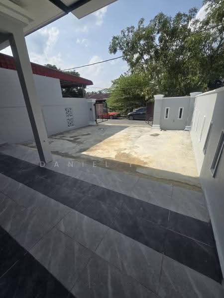 1-storey Terraced House for Sale in Bandar Putra Kulai (Kulai) - Daniel Yong - Exterior - PropertyGuru.com.my