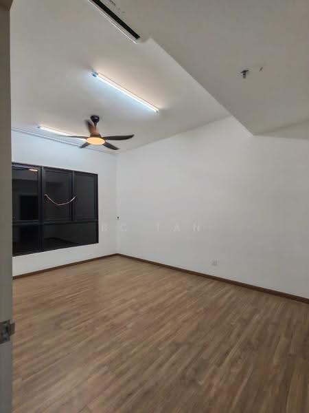 Kediaman Servis untuk Disewa di Residensi Ava @ Kiara Bay - BC TAN - Living Room - PropertyGuru.com.my
