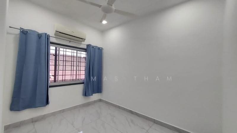Terraced House for Sale in Alam Damai (Cheras) - Thomas Tham - Bedroom - PropertyGuru.com.my