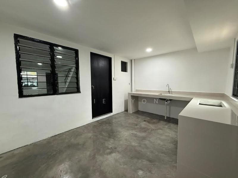 2-storey Terraced House for Sale in Taman Molek (Johor Bahru) - Daniel Yong - Kitchen - PropertyGuru.com.my