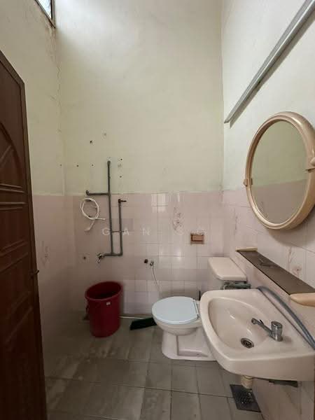 Rumah Teres 2-Tingkat untuk Dijual di Jalan Ipoh (Kuala Lumpur) - Gan SC - Bathroom - PropertyGuru.com.my