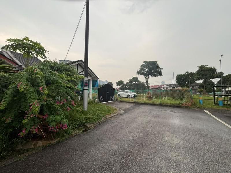 1-storey Terraced House for Sale in Taman Molek (Johor Bahru) - Nathan Chan - Exterior - PropertyGuru.com.my