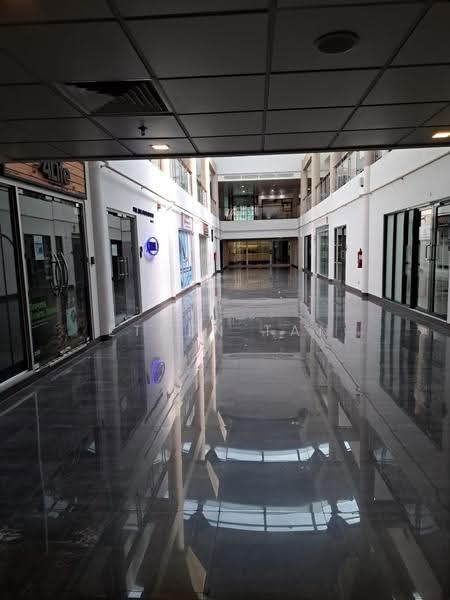 Pejabat untuk Disewa di Bukit Combe (Jelutong) - Ethen Tan - Corridor - PropertyGuru.com.my