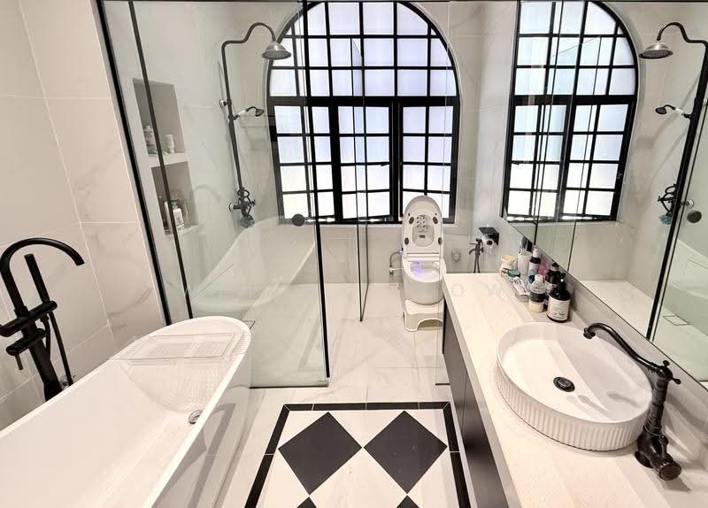 Rumah Berkembar untuk Disewa di Telok Panglima Garang (Selangor) - Wei Wei Low - Bathroom - PropertyGuru.com.my