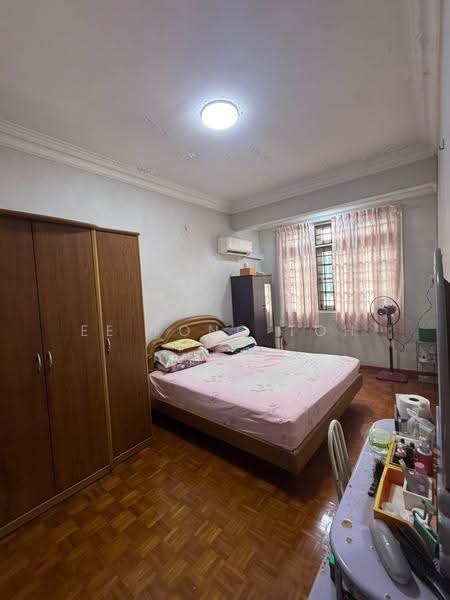 2-storey Terraced House for Sale in Taman Johor Jaya (Johor Bahru) - Ee Fong Toh - Bedroom - PropertyGuru.com.my