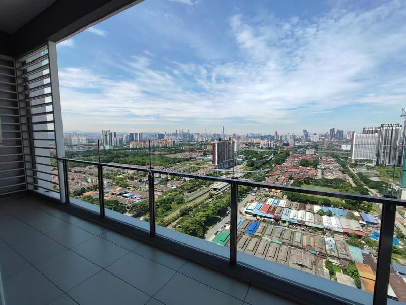 Kediaman Servis untuk Dijual di Eco Sky - Ray Kong - Balcony - PropertyGuru.com.my