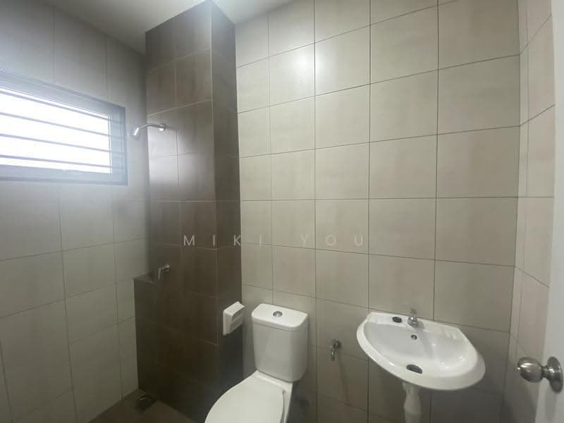 Rumah Teres 2-Tingkat untuk Dijual di Bandar Rimbayu (Telok Panglima Garang) - Miki You - Bathroom - PropertyGuru.com.my