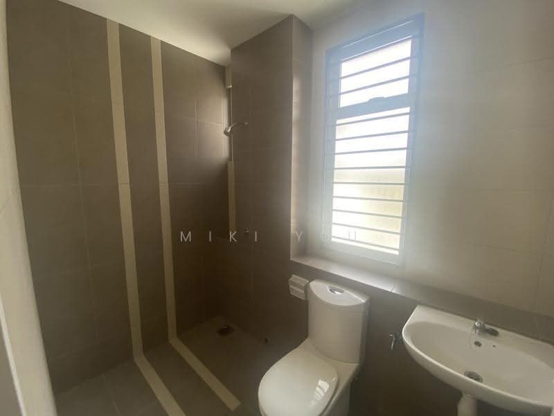 Rumah Teres 2-Tingkat untuk Dijual di Bandar Rimbayu (Telok Panglima Garang) - Miki You - Bathroom - PropertyGuru.com.my