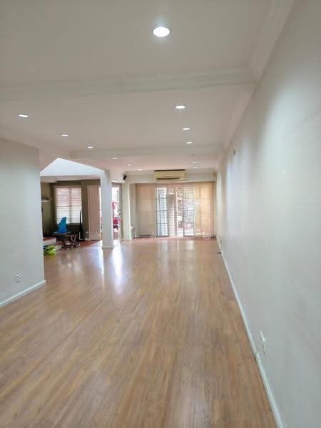 Rumah Teres 2-Tingkat untuk Dijual di Bukit Jelutong (Shah Alam) - Lydia Loo - Living Room - PropertyGuru.com.my