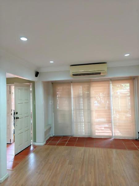 Rumah Teres 2-Tingkat untuk Dijual di Bukit Jelutong (Shah Alam) - Lydia Loo - Living Room - PropertyGuru.com.my