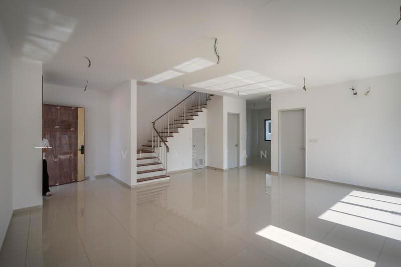 Rumah Berkembar untuk Dijual di Setia Alam (Selangor) - Vitas Tan - Living Room - PropertyGuru.com.my