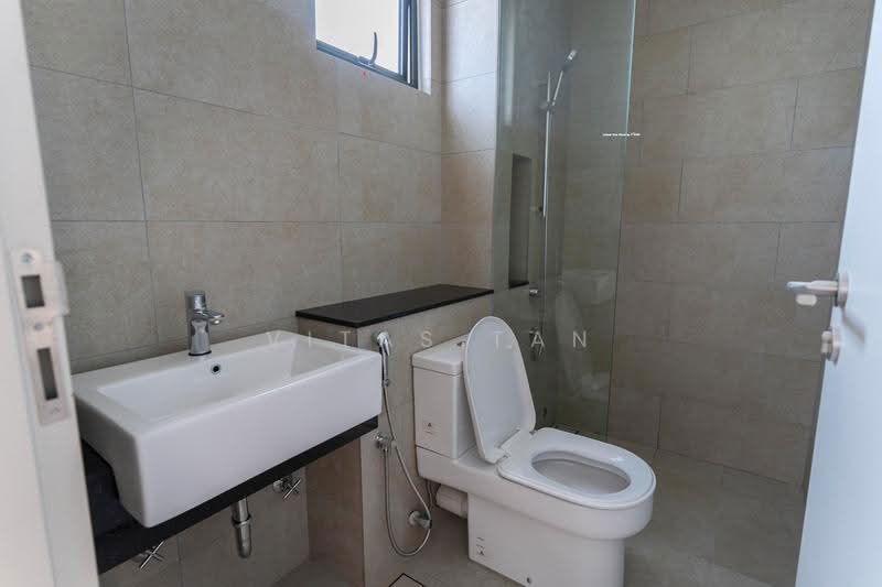 Rumah Berkembar untuk Dijual di Setia Alam (Selangor) - Vitas Tan - Bathroom - PropertyGuru.com.my
